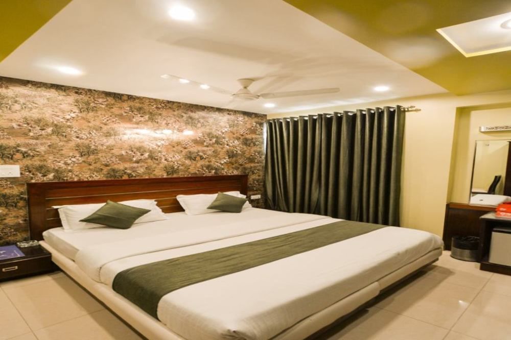 ורנאסי Hotel Central Residency מראה חיצוני תמונה